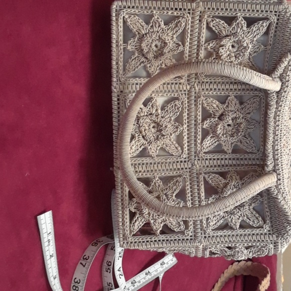 Handbag - Picture 4 of 6